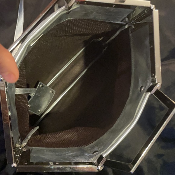 ! RARE FIND ! Brand new FENDI ‘Flap Foldover’ Bag in silver FF Mirror leather. - Picture 6 of 13